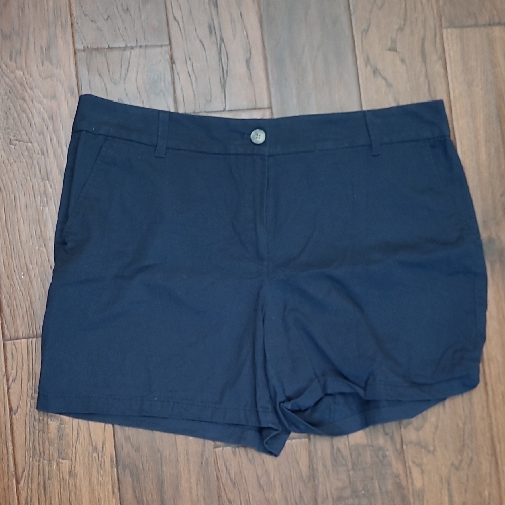 LOFT Outlet Women's Navy Blue Shorts size 16